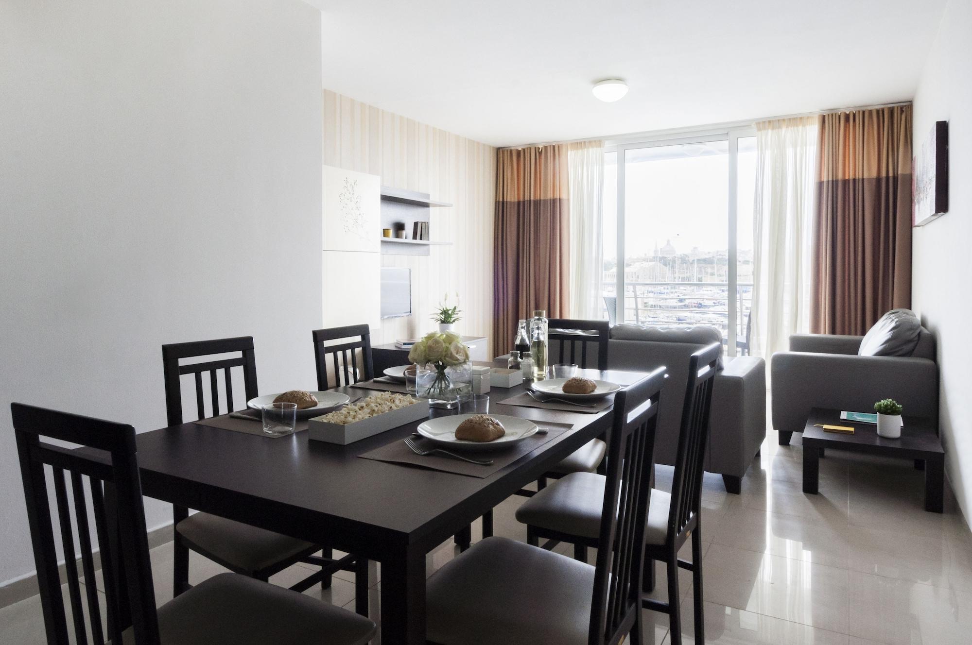 Blubay By St Aparthotel 3*