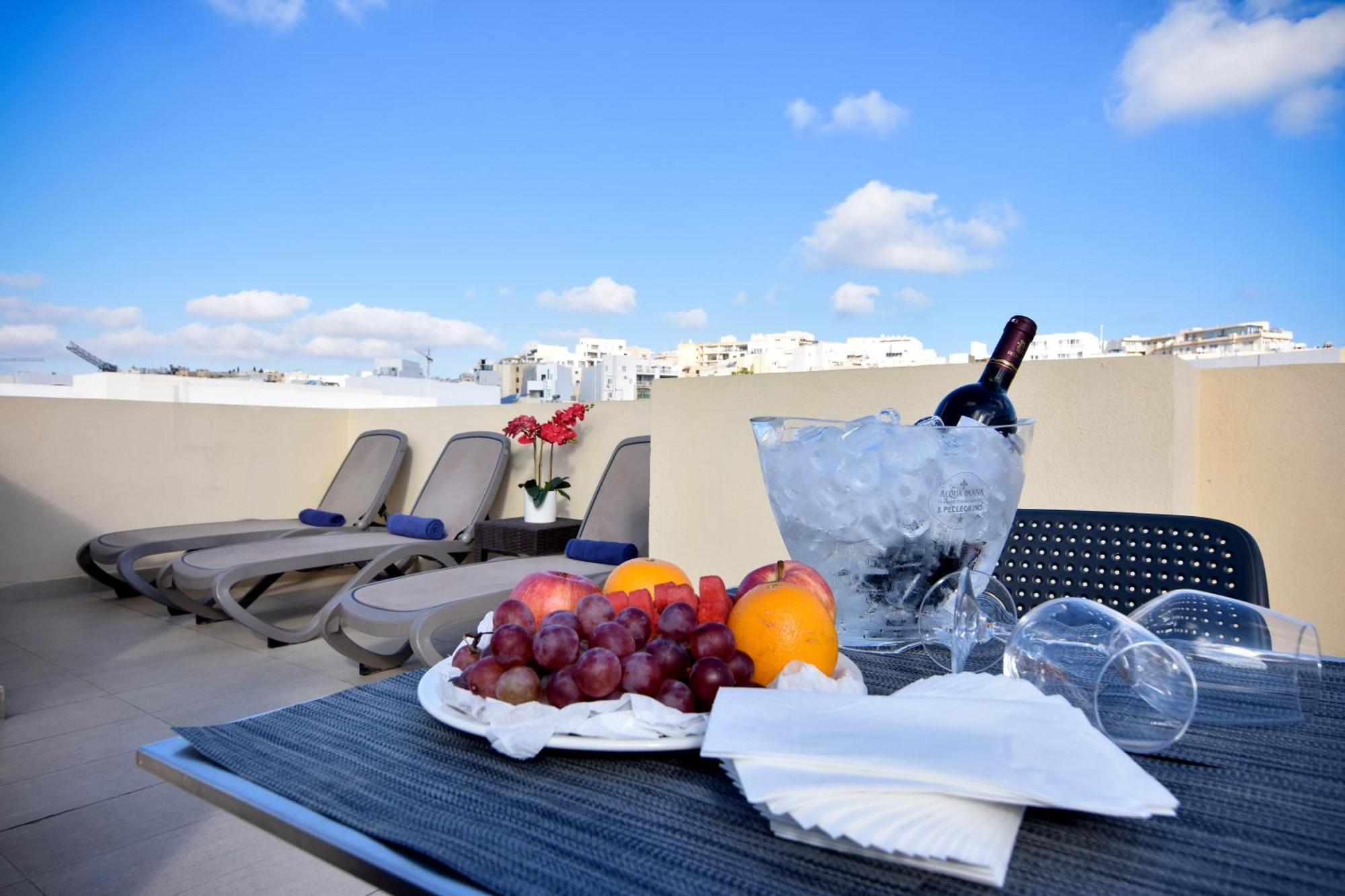 Blubay By St Aparthotel 3*