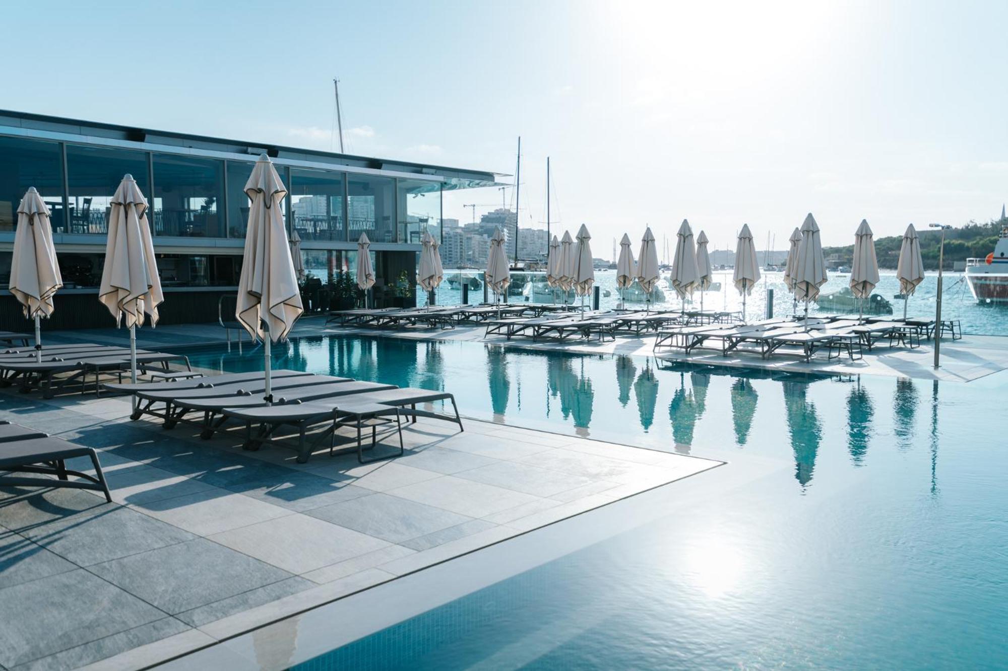 Blubay By St 3*