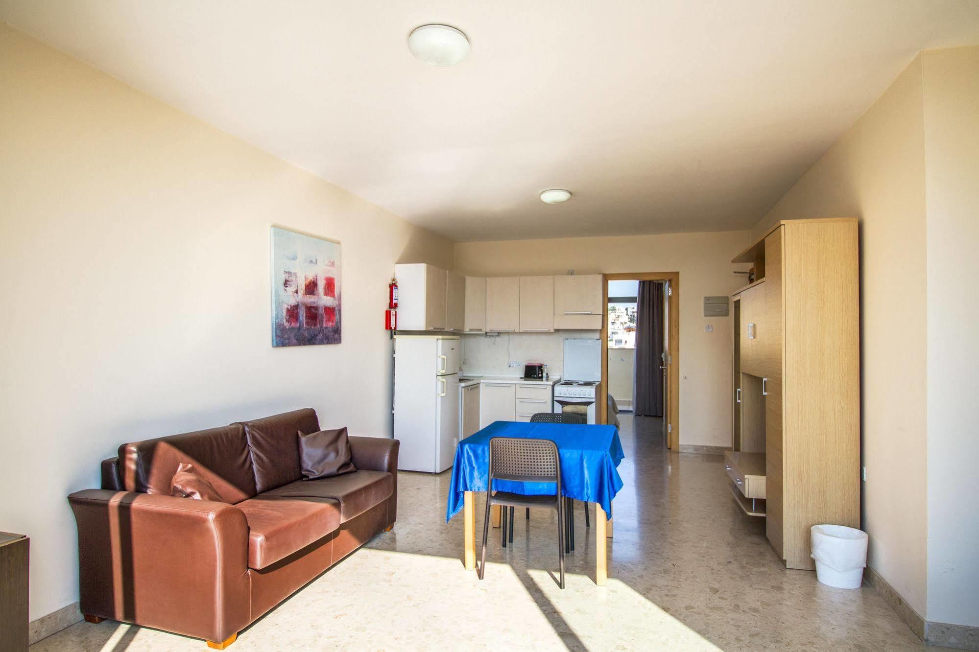 Blubay By St Hotel apartamentowy Gzira